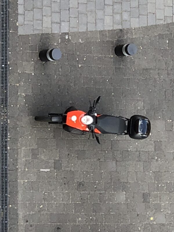 Vespa Poster im Hochformat, Farbe Orange